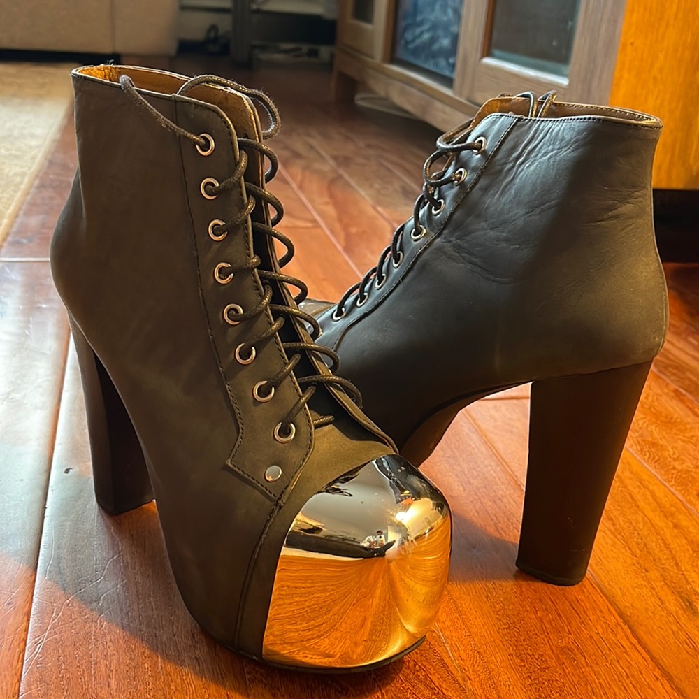 Jeffrey Campbell lita-cap